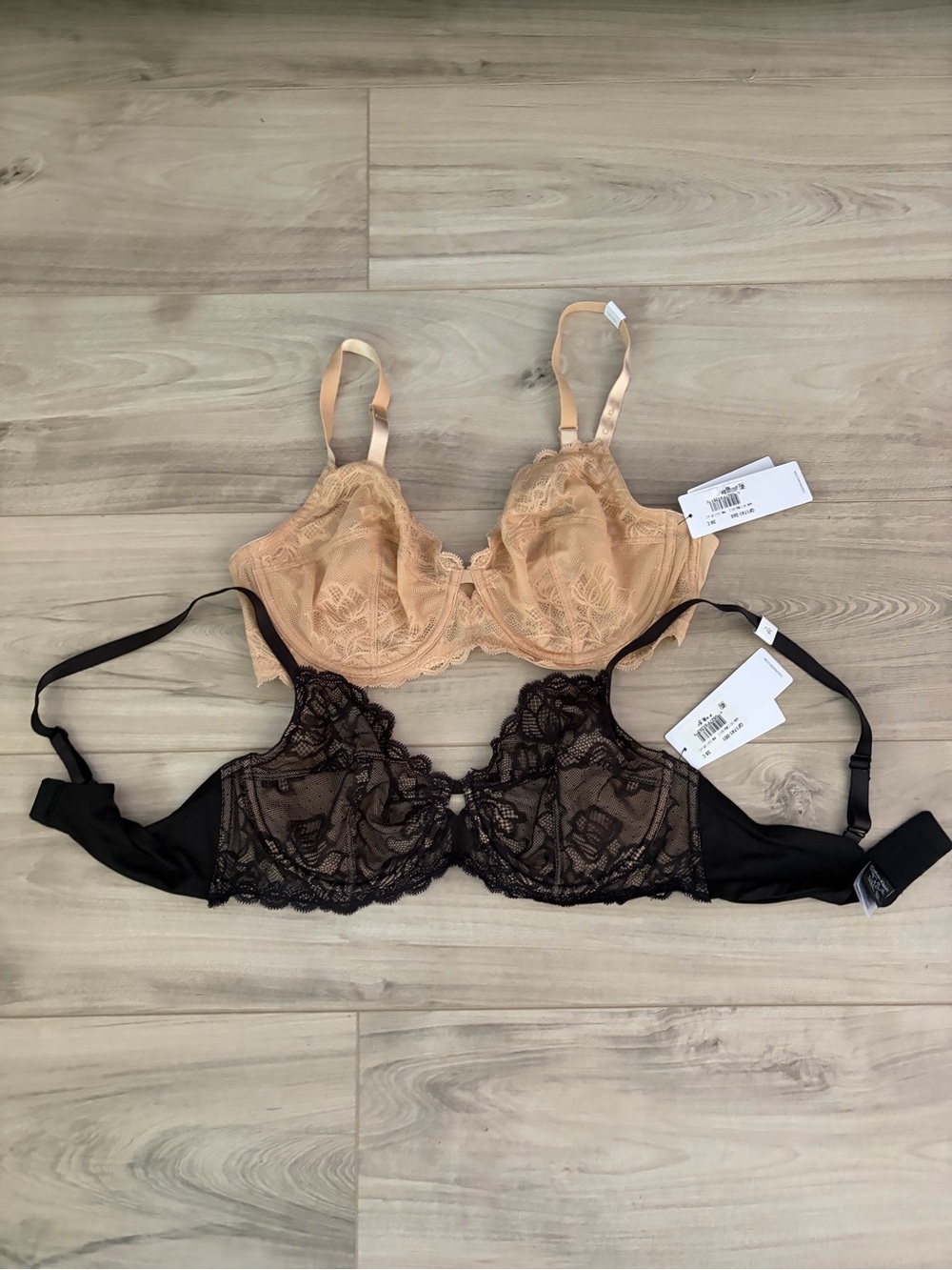Calvin Klein Seductive Comfort with Lace Full coverage Set in Nude and Black 38C